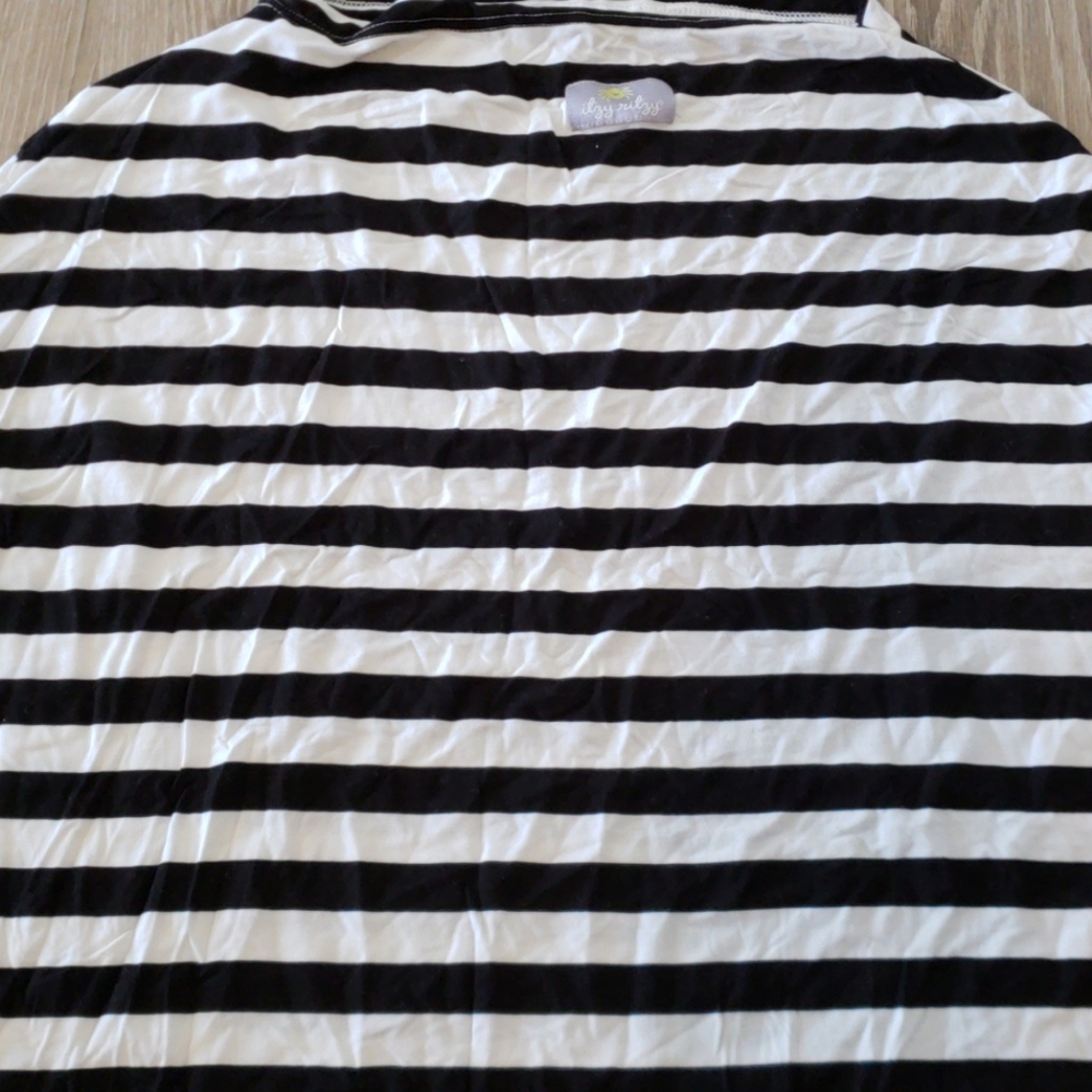 Itzy Ritzy Nursing Cover
